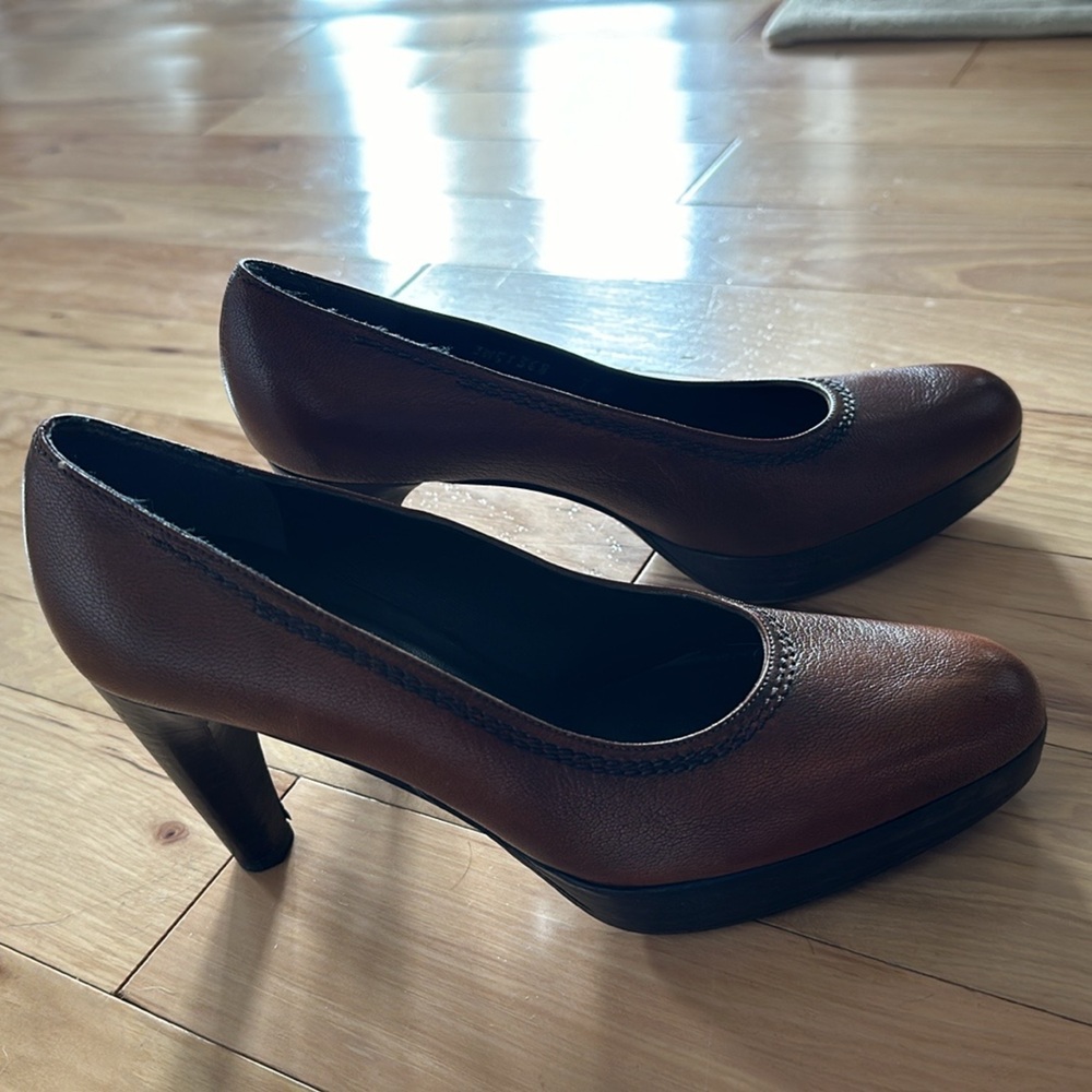 Stuart Weizman Brown Leather Platform Pumps. Sz 7 - image 6